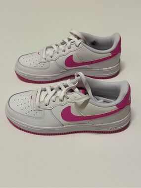 Nike PS Air Force 1 Low EasyOn White/Laser Fuchsia Kids Size 5.5Y FV5948-102